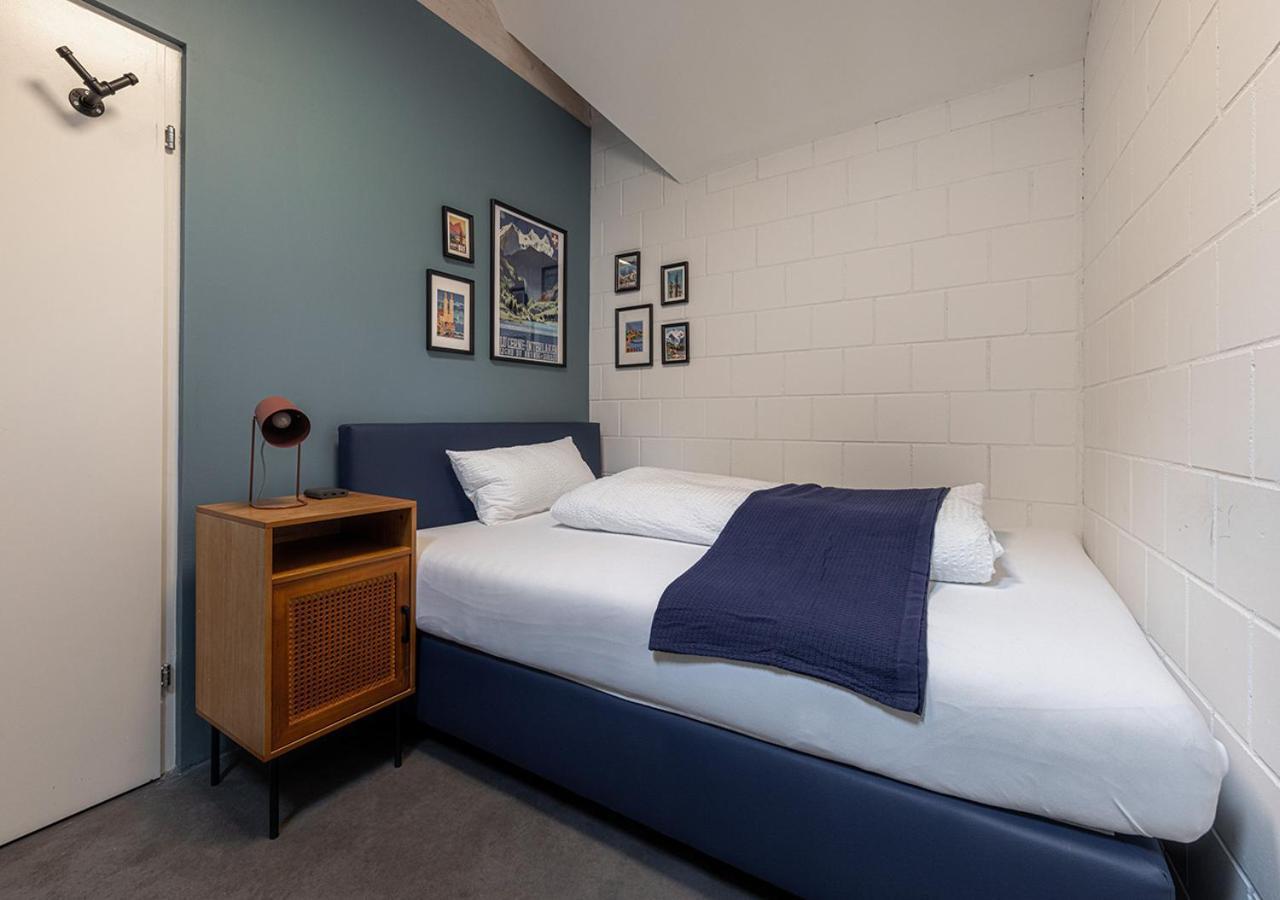 Hostal Ambrosia Huesli *